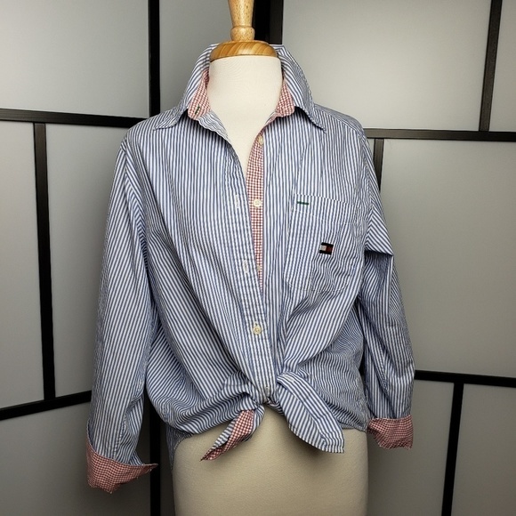 Tommy Hilfiger Tops - Tommy Hilfiger vintage pinstripe buttondown